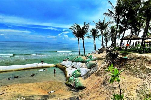 Đà Nẵng: Nỗi lo sạt lở bờ biển