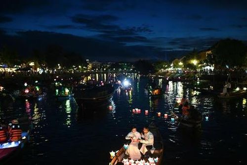 Châu Á chờ đón trăng tròn dịp Tết Trung thu