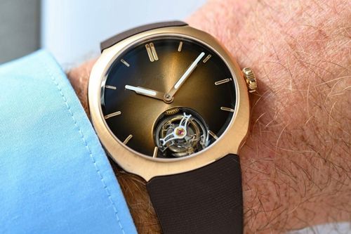 Đồng hồ 148.500 USD bị nghi 'thổi giá'