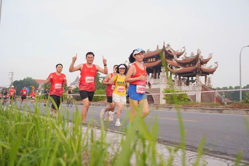 Runner Việt Nam tỏa sáng rực rỡ tại Hà Nội