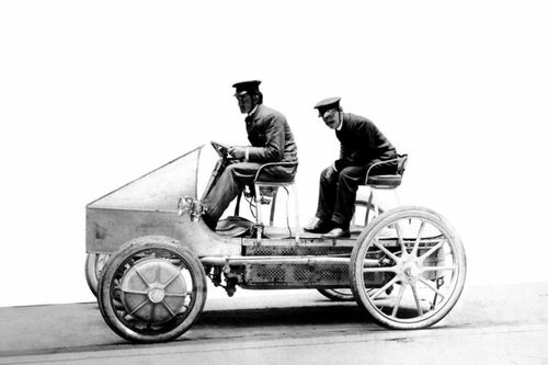 Xe điện đầu tiên của Porsche - không phải Taycan, chỉ mạnh 3 mã lực
