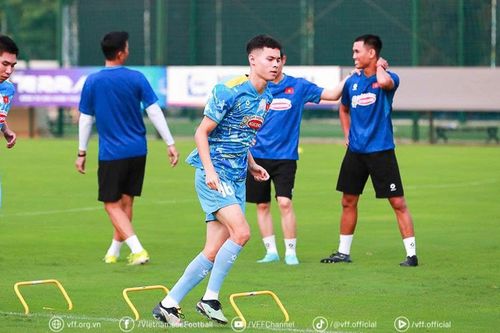 Tiền vệ Việt kiều Vadim Nguyễn được đánh giá cao