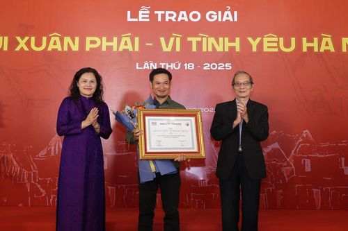 'Dư âm' Giải Bùi Xuân Phái - Vì tình yêu Hà Nội 2025: 'Hiện thực' Phạm Bình Chương… đâu chỉ có phố!