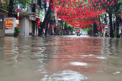 Ứng phó mưa lớn, nguy cơ ngập úng do hoàn lưu Bão số 11: Hà Nội yêu cầu bảo đảm an toàn tuyệt đối cho học sinh