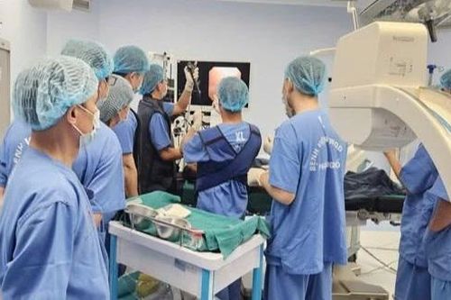 Lần đầu thực hiện thành công kỹ thuật sinh thiết lõi dưới hướng dẫn của nội soi phế quản siêu âm
