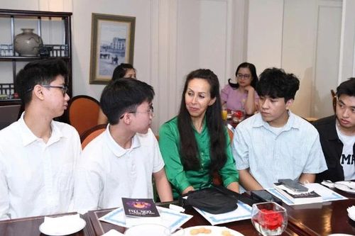 Thắp sáng nụ cười cho trẻ nhỏ vùng cao