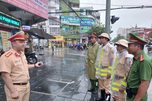 Hà Nội: Cảnh sát giao thông chủ động bảo đảm giao thông trước ảnh hưởng do bão