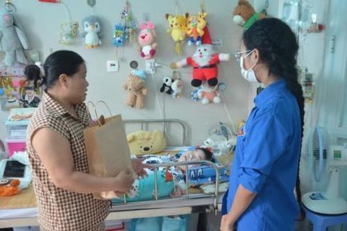 'Tết Trung thu yêu thương' đến với bệnh nhi tại Bệnh viện Phụ sản - Nhi Đà Nẵng
