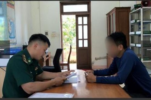 Bộ đội biên phòng Đà Nẵng xử phạt một chủ tàu tổ chức du lịch chui trên biển