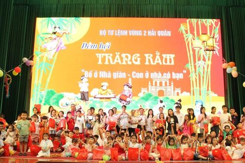 Trung thu ấm áp với thiếu nhi Vũng Tàu và con em cán bộ, chiến sĩ Vùng 2 Hải quân
