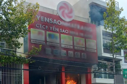 Cháy showroom bán yến sào ở Nha Trang