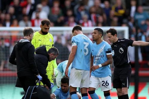 Man City trả giá đắt cho chiến thắng nhọc ở Ngoại hạng Anh