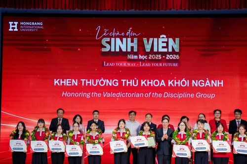 Bùng nổ lễ chào đón năm học mới 2025–2026 tại HIU