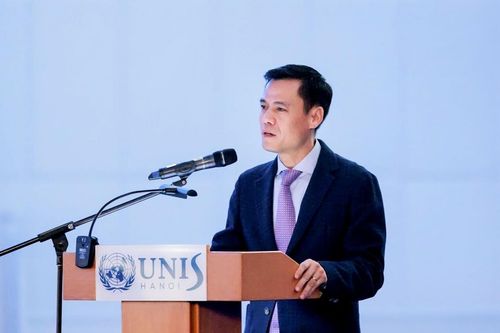 Lan tỏa tinh thần Liên hợp quốc qua Triển lãm 'Đất mẹ Gaia' tại UNIS Hà Nội