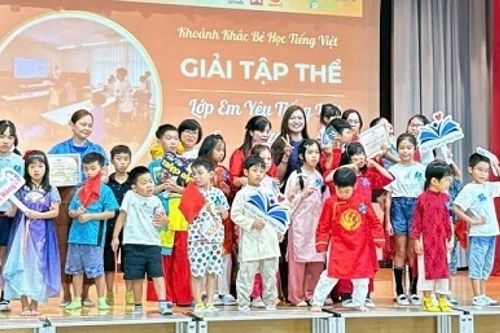 Trao giải cuộc thi ảnh 'Khoảnh khắc bé học tiếng Việt' tại Nhật Bản