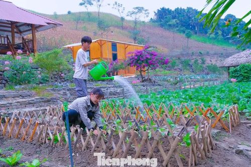 Chàng trai Mường được đề cử Thanh niên sống đẹp 2025, giúp thanh niên địa phương phát triển kinh tế