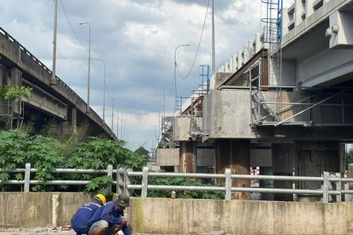 'Thần đèn' kích nâng cầu Bình Phước 1 trên quốc lộ 1