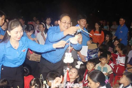Thắp sáng ước mơ cho thiếu nhi vùng cao Sơn La