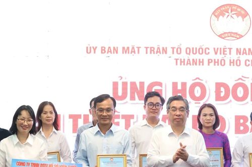 TPHCM tiếp nhận hơn 35 tỷ đồng hỗ trợ đồng bào vùng bão lũ Bắc Trung Bộ
