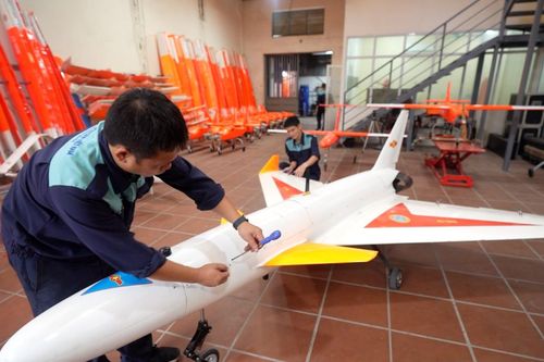 Cận cảnh UAV 'made in Vietnam' đầu tiên sở hữu động cơ phản lực