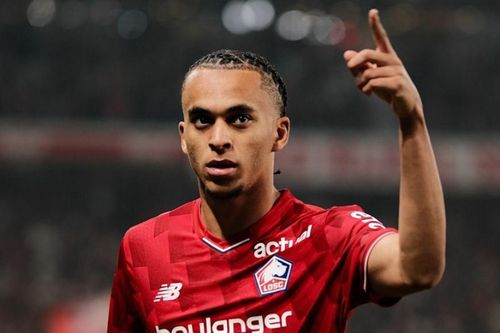 Em trai Mbappe buộc PSG phải chia điểm