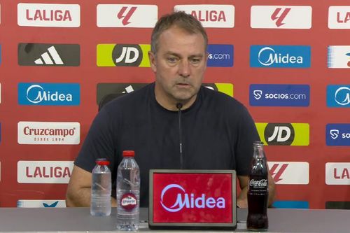Barca thua tan nát Sevilla, Hansi Flick mạnh mẽ phản bác 2 điều
