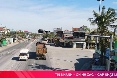 Cần sớm sửa chữa các cụm đèn giao thông hư hỏng sau mưa bão ở Hà Tĩnh