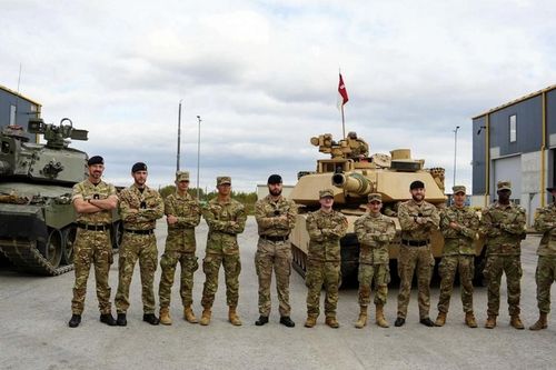 Thông điệp rõ ràng của NATO từ việc xe tăng Mỹ, Anh cùng xuất hiện tại Estonia
