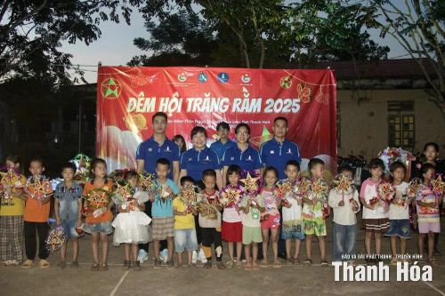 'Đêm hội Trăng Rằm 2025' đến với trẻ em xã Ngọc Liên
