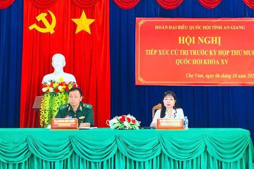 Đại biểu Quốc hội tiếp xúc cử tri trước Kỳ họp thứ 10