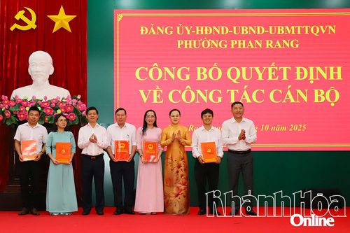 Phường Phan Rang công bố các quyết định về công tác cán bộ