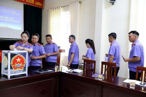 Viện Kiểm sát Nhân dân khu vực II: Ủng hộ hỗ trợ khắc phục hậu quả sau bão Bualoi
