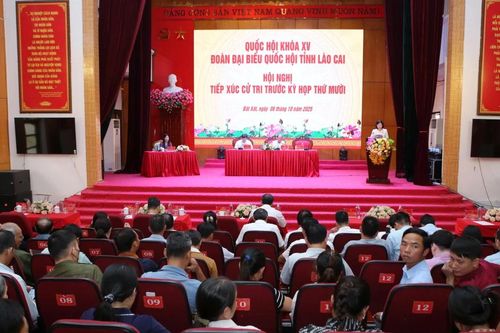 Đoàn đại biểu Quốc hội tỉnh tiếp xúc cử tri tại khu vực cụm xã Bát Xát