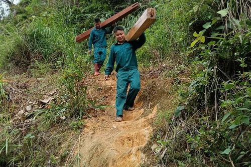 Xã Dương Quỳ: Kịp thời di chuyển hộ dân khỏi khu vực nguy hiểm