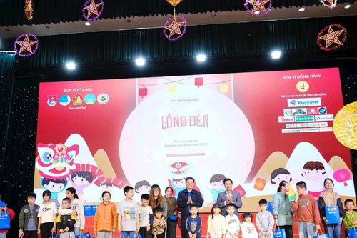 Lồng đèn thắp sáng ước mơ thiếu nhi Lâm Đồng