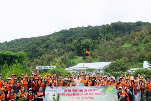 Trồng 300 cây xanh tại La Dạ