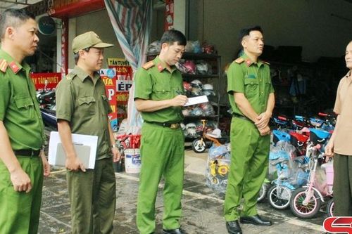 Điểm tựa bình yên của bản làng