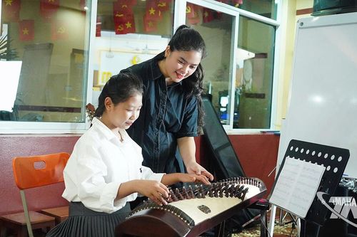 Tìm về đàn Tranh