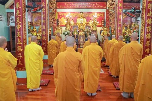 Lễ Bố-tát, thính giới của chư Tăng tại chùa Đức Lâm (P.Bảy Hiền, TP.HCM)
