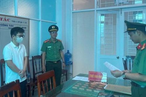 Khởi tố đối tượng tổ chức cho người khác ở lại Việt Nam trái phép
