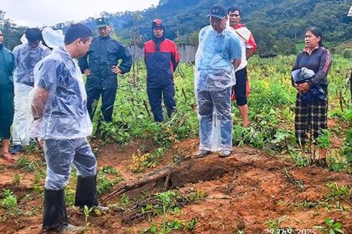 Vụ vết nứt núi dài 200m ở Quảng Ngãi: Kiến nghị đào bóc hạ thấp quả đồi