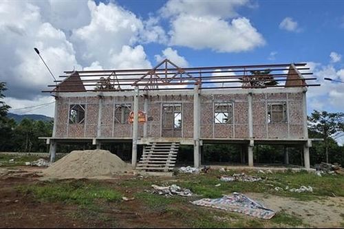 Vì sao công trình nhà rông tiền tỷ đang xây dựng phải đập bỏ?