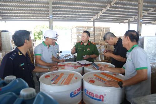 Triệt phá đường dây buôn lậu nhập khẩu hàng gia công có quy mô cực lớn