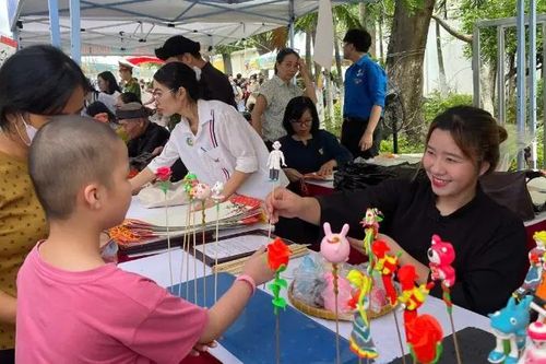 Ấm áp 'Trung thu yêu thương' tại Bệnh viện Nhi Trung ương