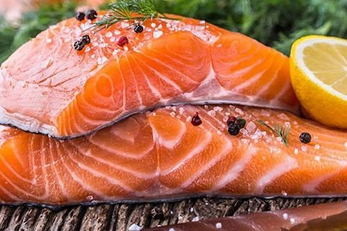Bí quyết chọn cá hồi tươi ngon, không tanh và giàu dinh dưỡng bà nội trợ nào cũng cần biết
