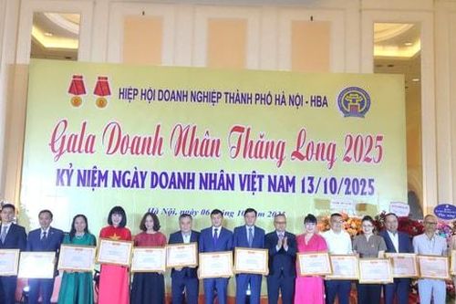 Hà Nội vinh danh doanh nghiệp, doanh nhân xuất sắc