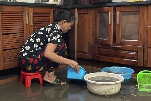 Hà Nội: Sau một tuần ngập lụt, phố Miêu Nha dần trở lại nhịp sống thường ngày