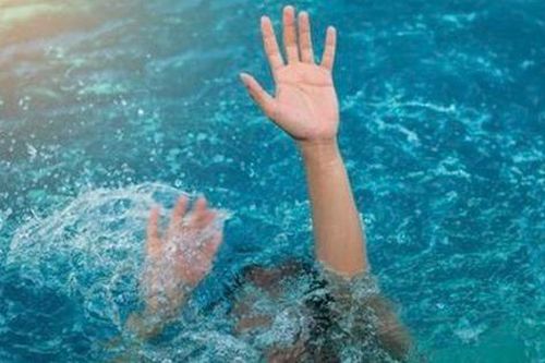 Vào rẫy cùng chồng, người vợ trượt chân rơi xuống thác tử vong
