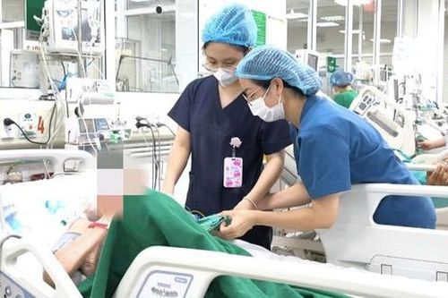 Cụ ông 90 tuổi nguy kịch sau bữa cơm tối