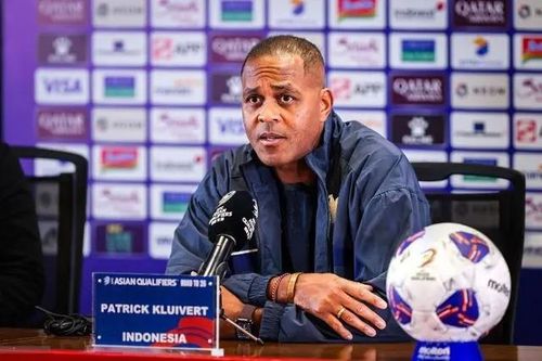 HLV Patrick Kluivert: 'Tâm lý vững sẽ giúp Indonesia chạm giấc mơ World Cup 2026'